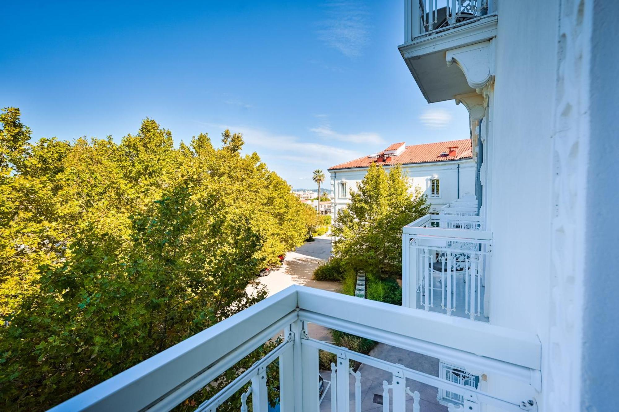 Grand Hotel Des Sablettes Plage, Curio Collection By Hilton Ла-Сейн-сюр-Мер Екстер'єр фото