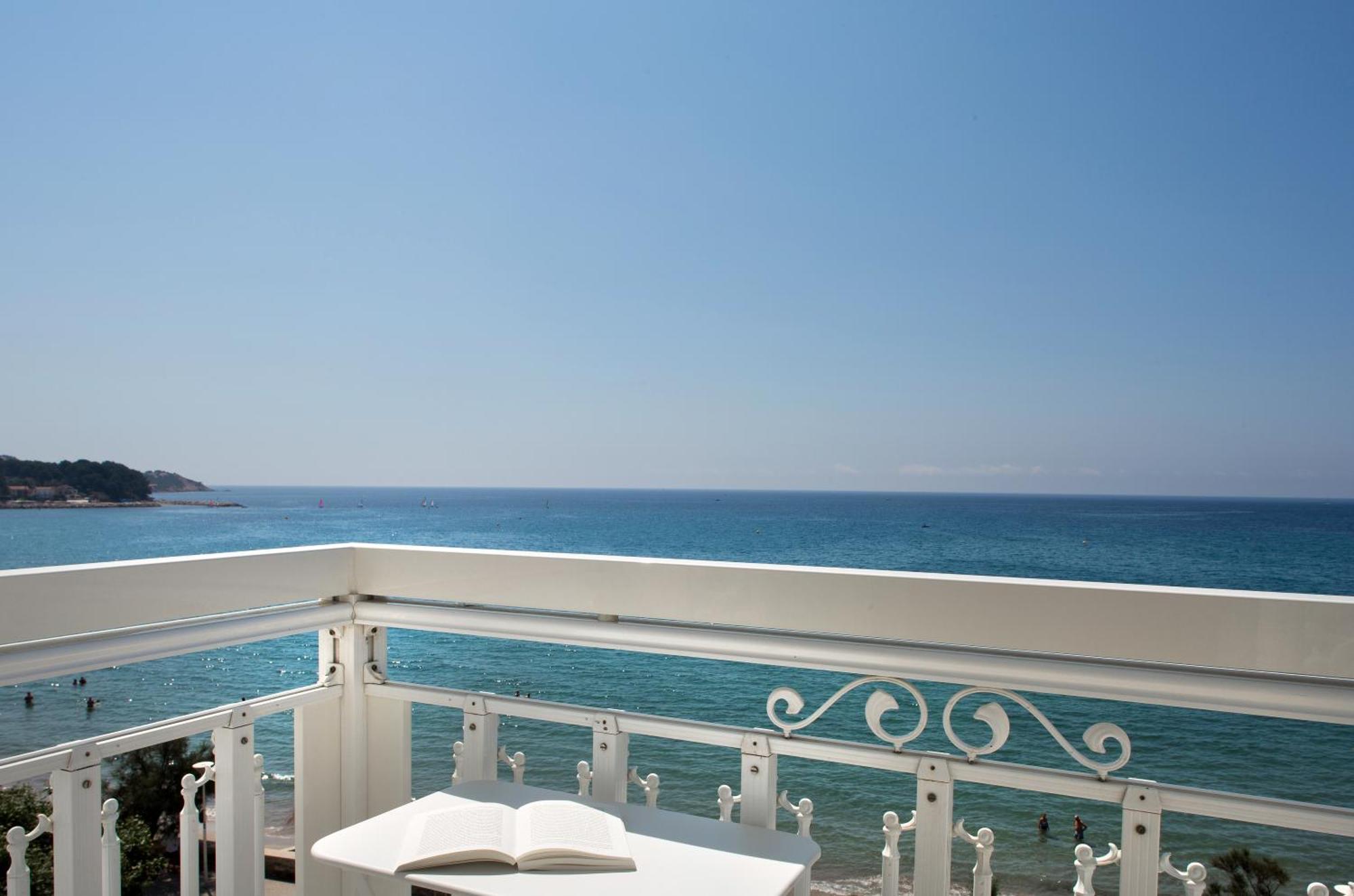 Grand Hotel Des Sablettes Plage, Curio Collection By Hilton Ла-Сейн-сюр-Мер Екстер'єр фото