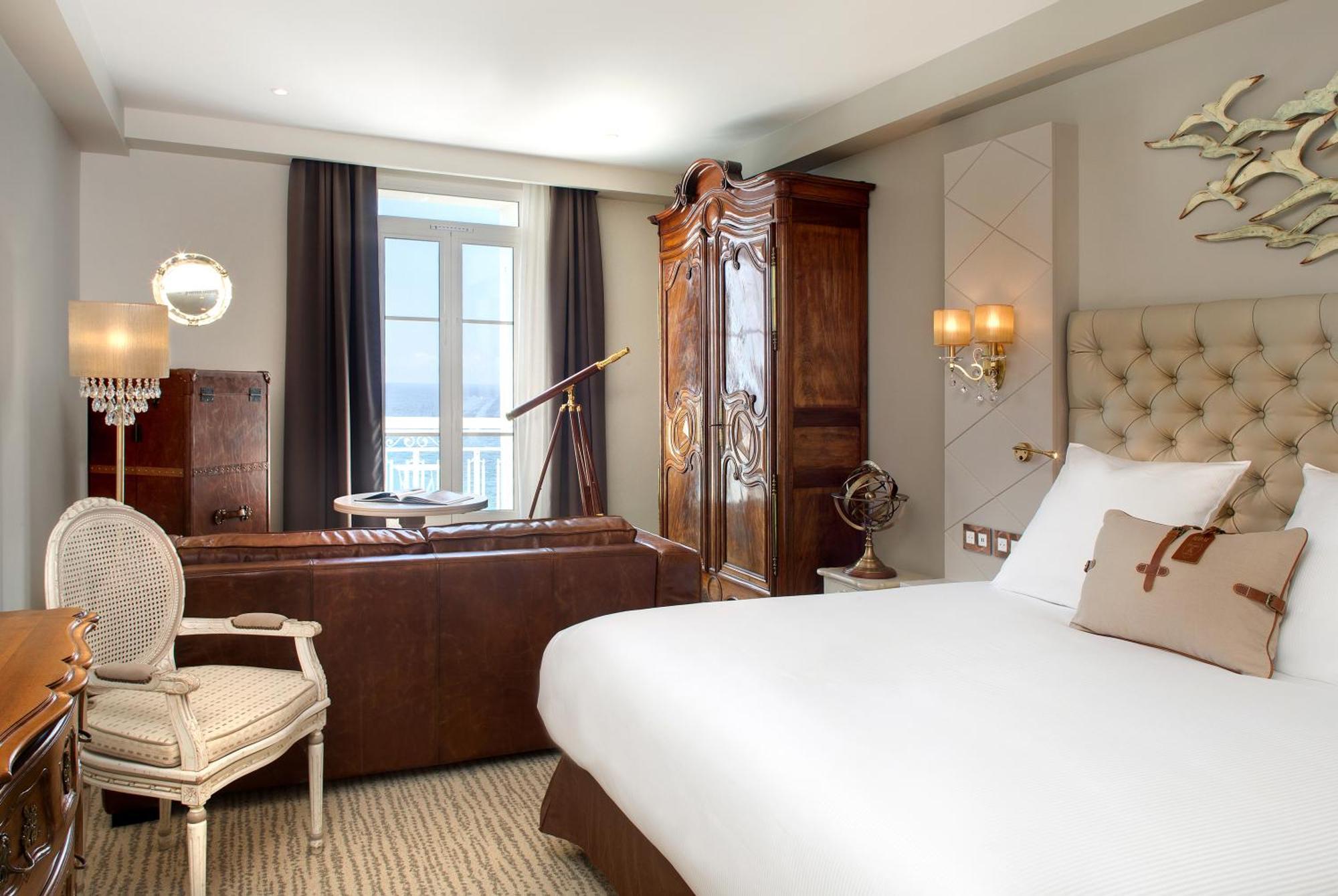 Grand Hotel Des Sablettes Plage, Curio Collection By Hilton Ла-Сейн-сюр-Мер Екстер'єр фото