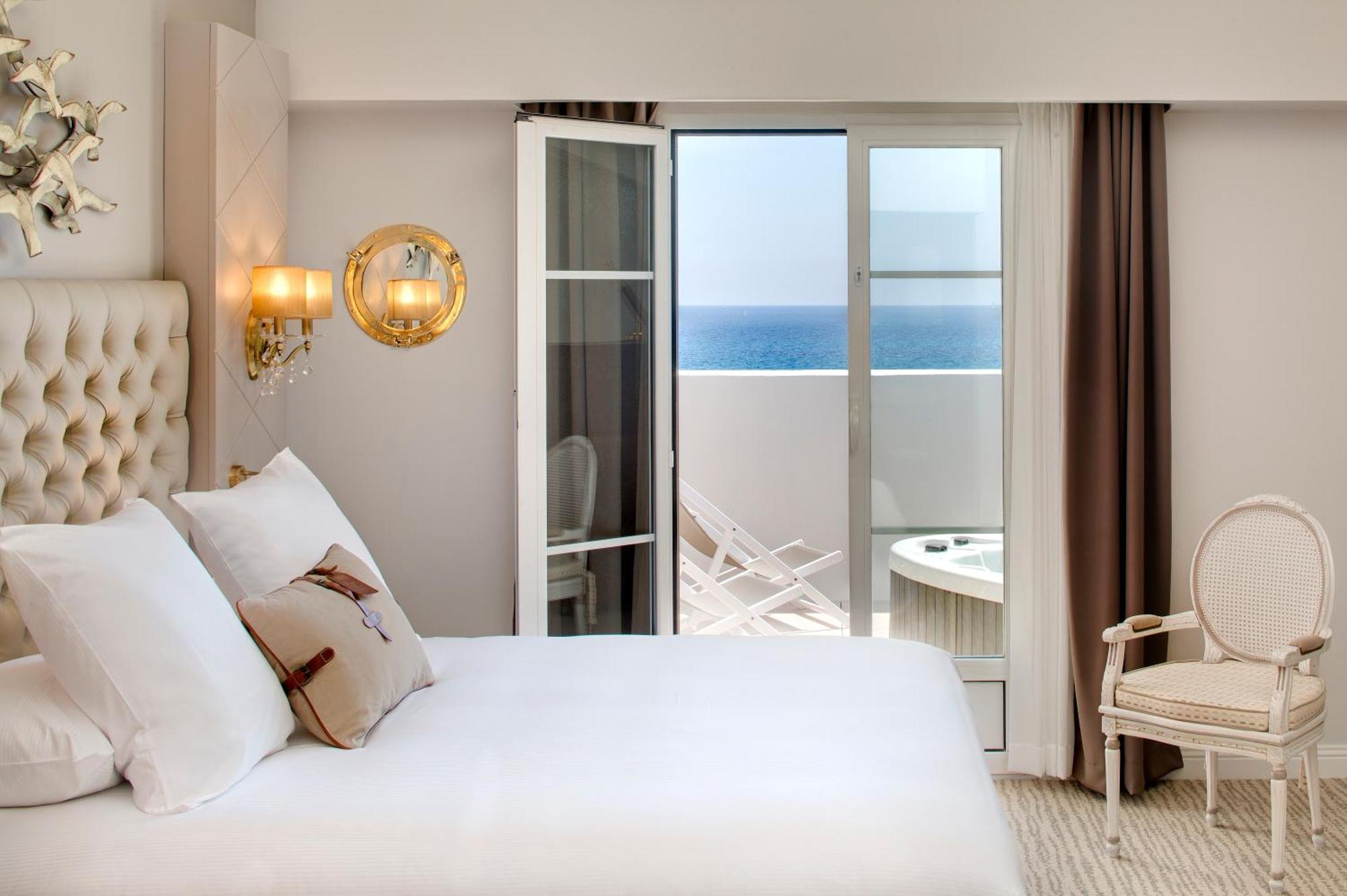 Grand Hotel Des Sablettes Plage, Curio Collection By Hilton Ла-Сейн-сюр-Мер Екстер'єр фото